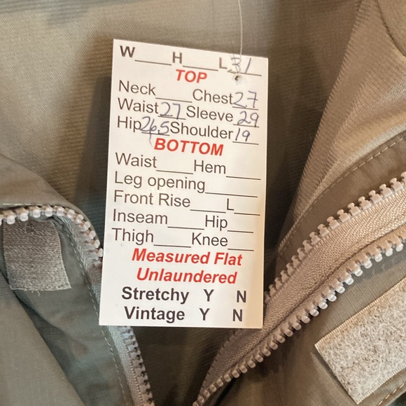 Helly Hansen Gray Windbreaker with High Collar and Color-Block Sleeves. Box S XL - Picture 5 of 7